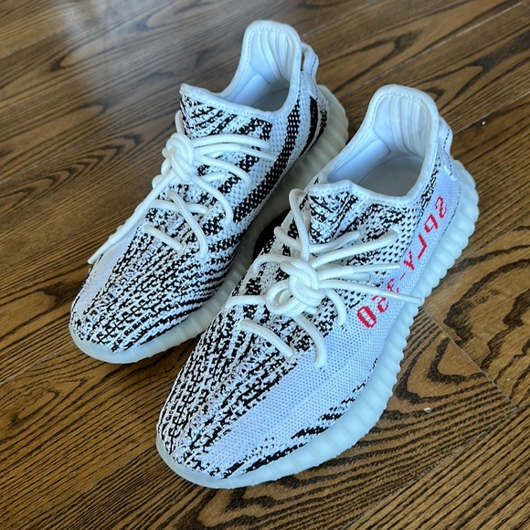 Yeezy Boost 350 V2 Zebra - Picture 2 of 5